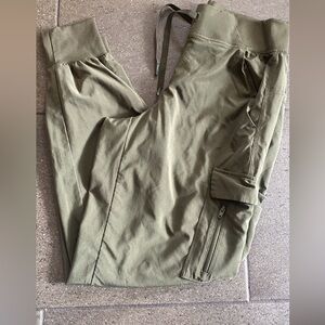 Green target joggers